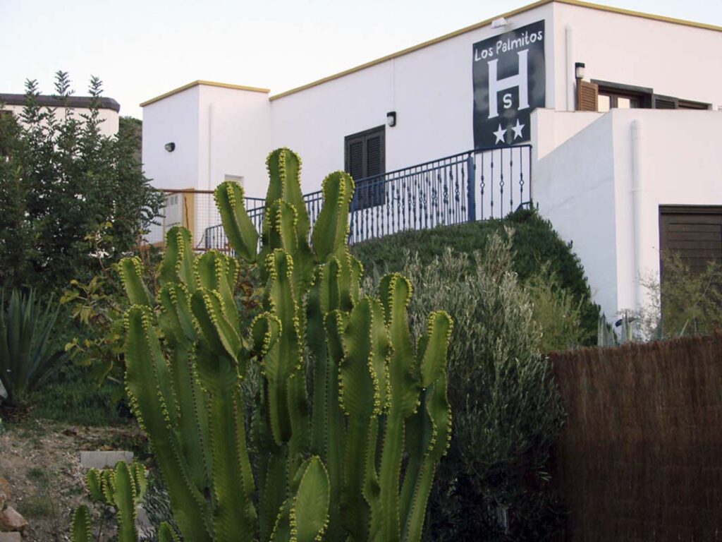 Jardines-y-cactus-de-los-palmitos-en-cabo-de-gata-en-almeria-03