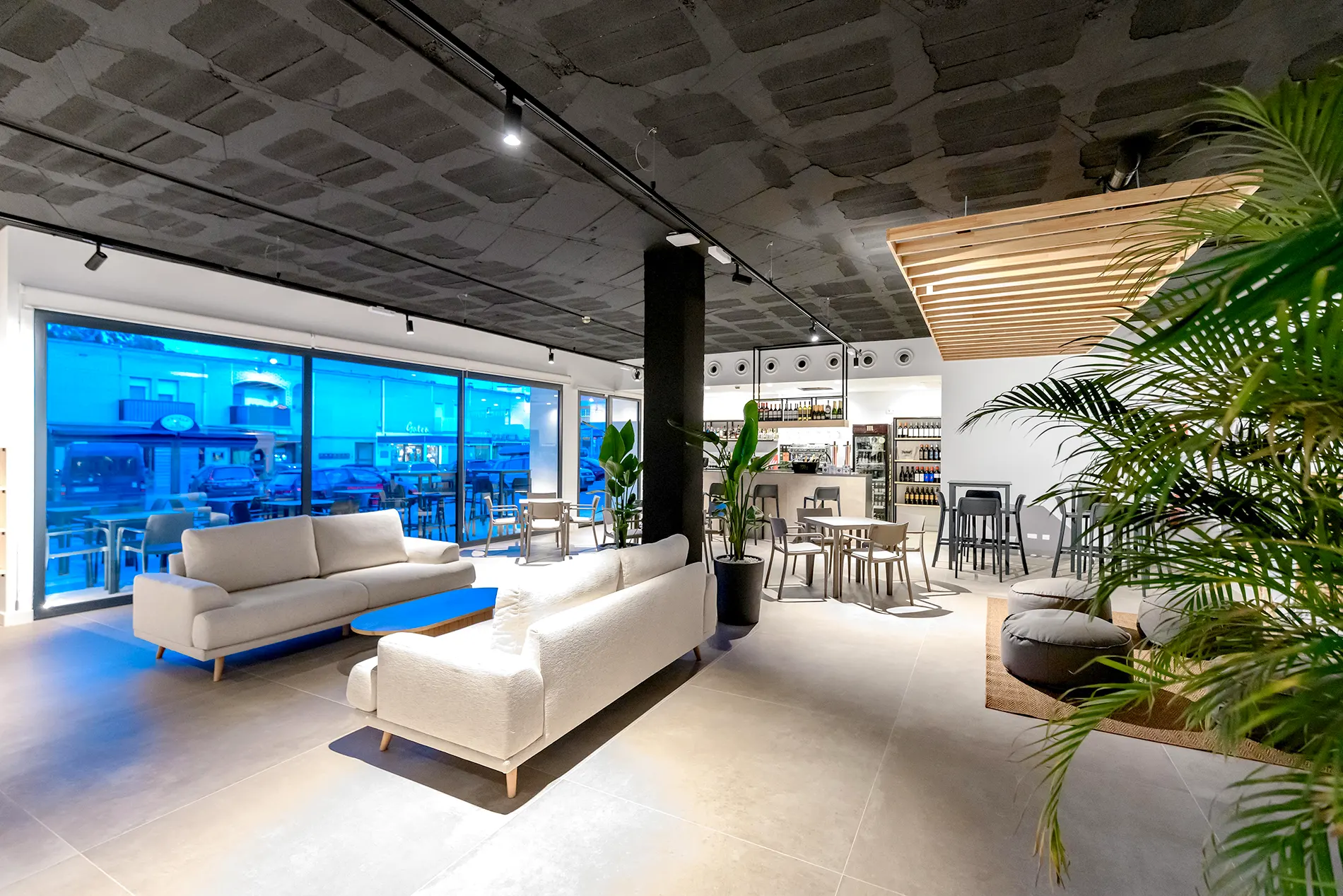 panoramica-cafeteria-hotel-alove-en-almeria